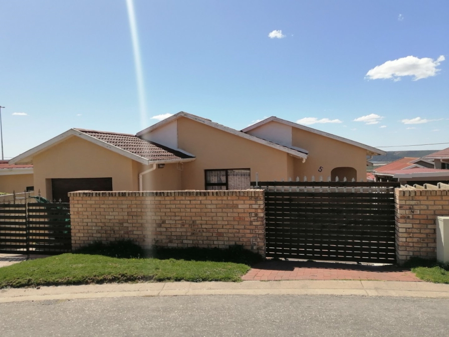 To Let 3 Bedroom Property for Rent in Kwamagxaki Eastern Cape